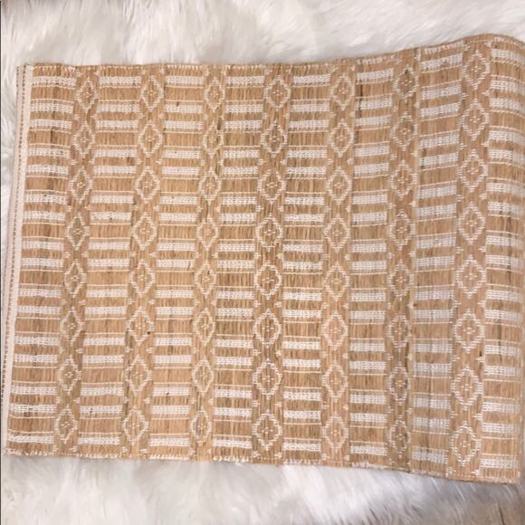 New - Anthropologie Straw Table Runner - Picture 2 of 4